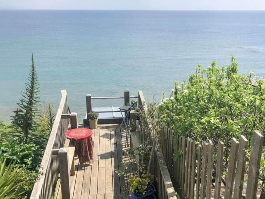 Lyme Clifftop Hideaway ไลม์รีจิส ภายนอก รูปภาพ