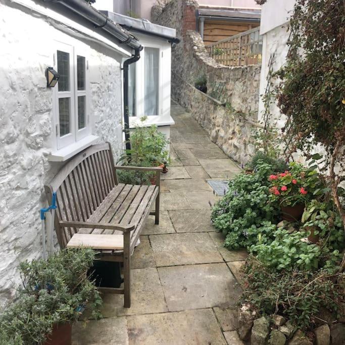 Lyme Clifftop Hideaway ไลม์รีจิส ภายนอก รูปภาพ